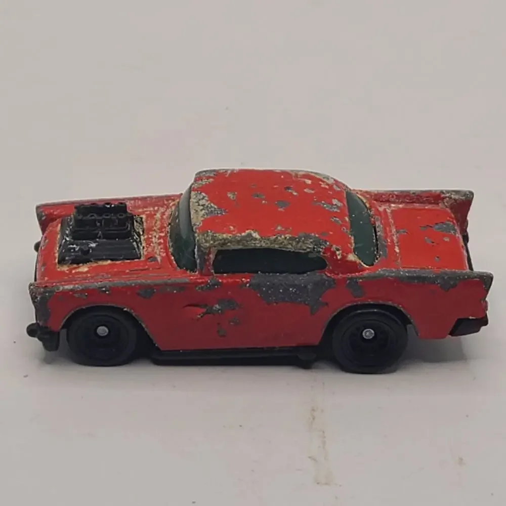 1993 Vintage Red Diecast 1:64 ‘57 chevy Hot Wheels- China CB